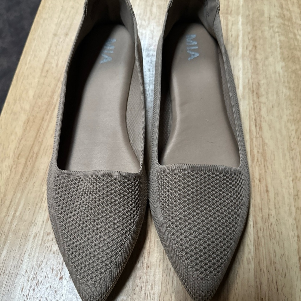 Women's MIA Kerri Pointy Toe Tam Knit Flats 9.5